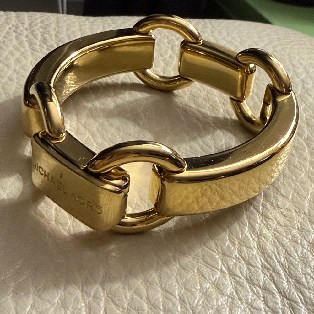Michael Kors 5 Bangle Bracelets. - image 8